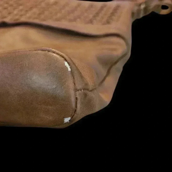 Cato's Brown Leather Shoulder Bag With Paisley interior. - Picture 6 of 6